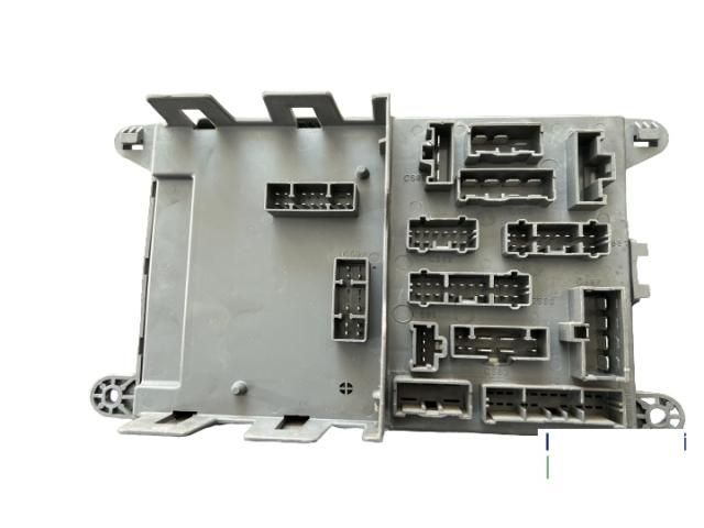 bontott LAND ROVER FREELANDER Biztosítéktábla Utastér