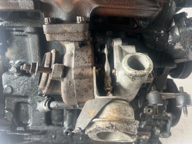 bontott LAND ROVER FREELANDER Motor (Fűzött blokk hengerfejjel)