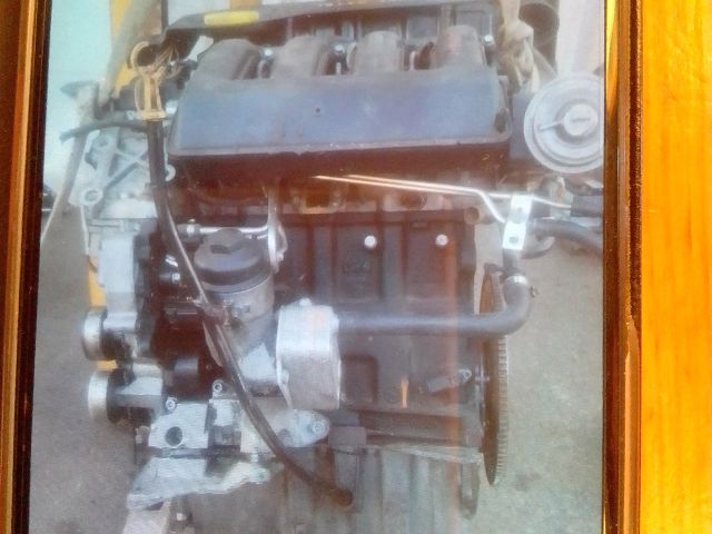 bontott LAND ROVER FREELANDER Motor (Fűzött blokk hengerfejjel)