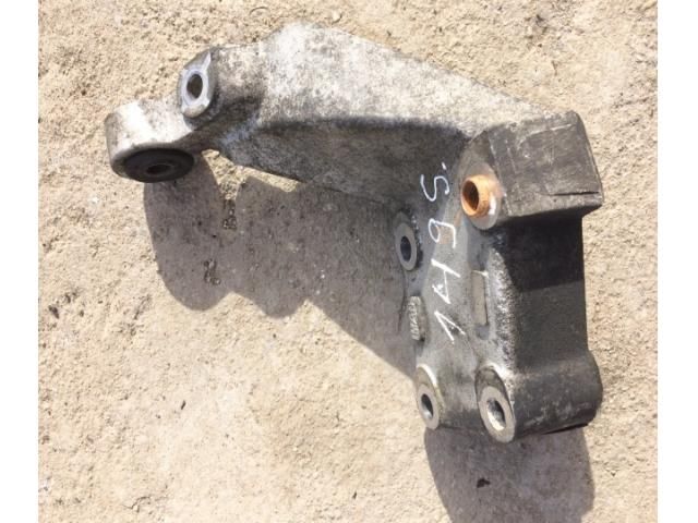 bontott LAND ROVER FREELANDER Motor Tartó Bak (Pozíciófüggetlen)