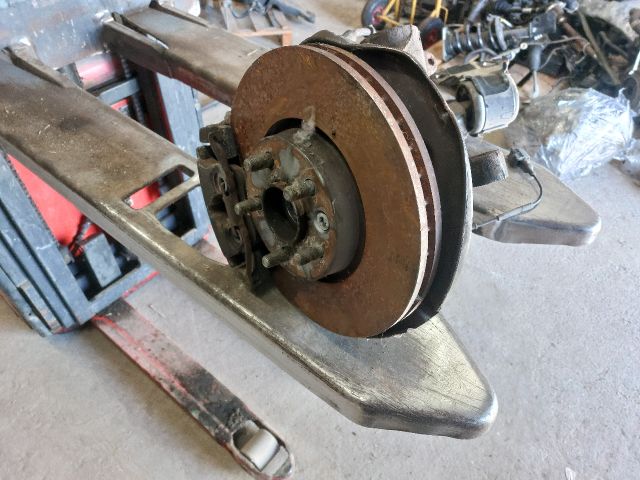 bontott LAND ROVER FREELANDER Bal első Csonkállvány Kerékaggyal