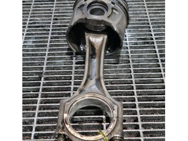 bontott LAND ROVER FREELANDER Dugattyú