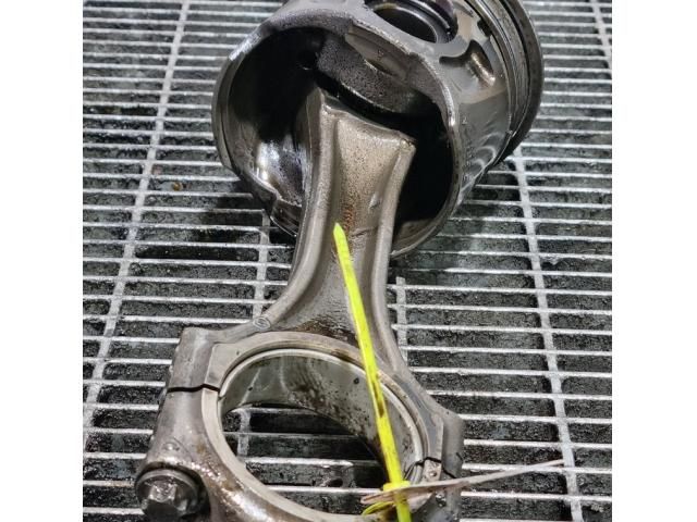 bontott LAND ROVER FREELANDER Dugattyú