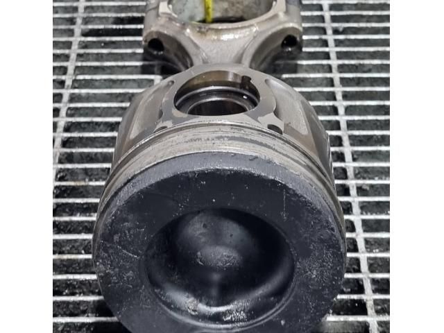 bontott LAND ROVER FREELANDER Dugattyú