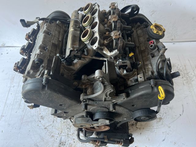 bontott LAND ROVER FREELANDER Motor (Fűzött blokk hengerfejjel)