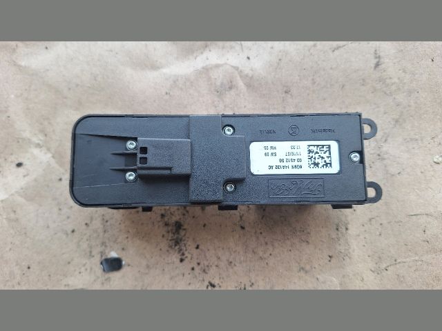 bontott LAND ROVER FREELANDER Ablakemelő Kapcsoló Négyes / Kettes