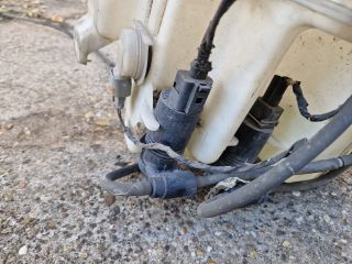 bontott LAND ROVER FREELANDER Ablakmosó Tartály