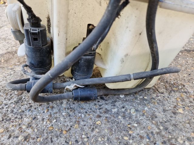 bontott LAND ROVER FREELANDER Ablakmosó Tartály