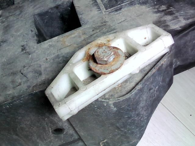 bontott LAND ROVER FREELANDER Akkumulátor Tartó