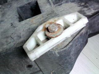 bontott LAND ROVER FREELANDER Akkumulátor Tartó