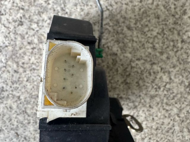 bontott LAND ROVER FREELANDER Bal első Ajtózár