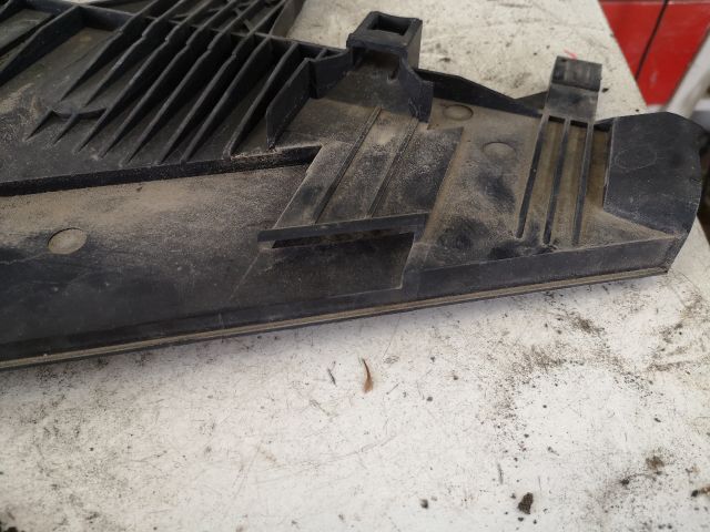 bontott LAND ROVER FREELANDER Bal Fényszóró Tartó