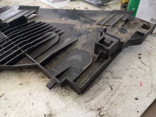 bontott LAND ROVER FREELANDER Bal Fényszóró Tartó