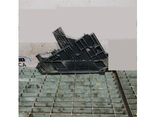 bontott LAND ROVER FREELANDER Bal Fényszóró Tartó