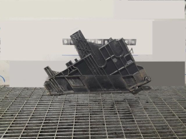 bontott LAND ROVER FREELANDER Bal Fényszóró Tartó