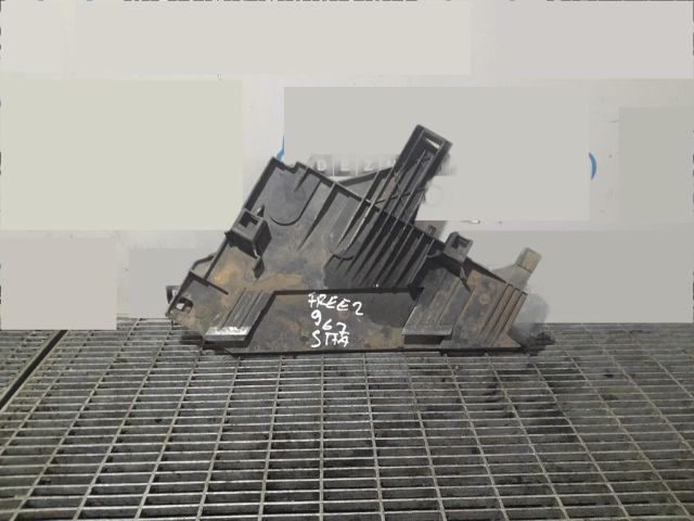 bontott LAND ROVER FREELANDER Bal Fényszóró Tartó