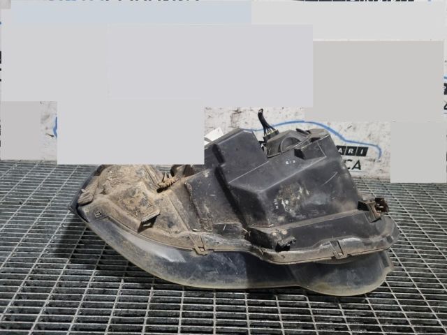 bontott LAND ROVER FREELANDER Bal Fényszóró