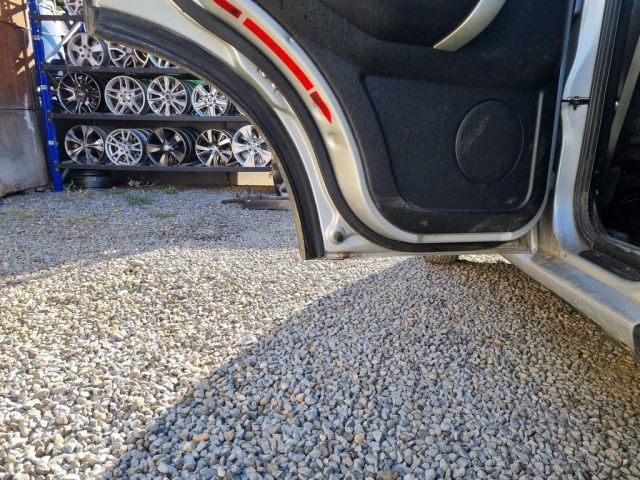 bontott LAND ROVER FREELANDER Bal hátsó Ajtó (Üres lemez)