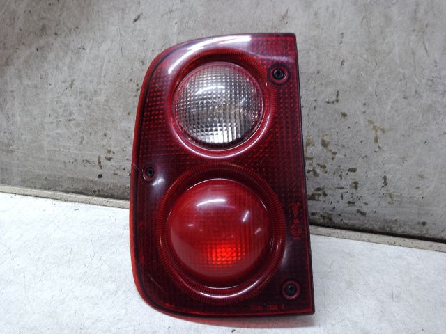 bontott LAND ROVER FREELANDER Bal Külső Hátsó Lámpa