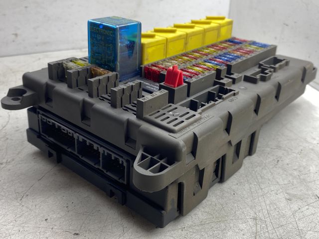 bontott LAND ROVER FREELANDER Biztosítéktábla Doboz