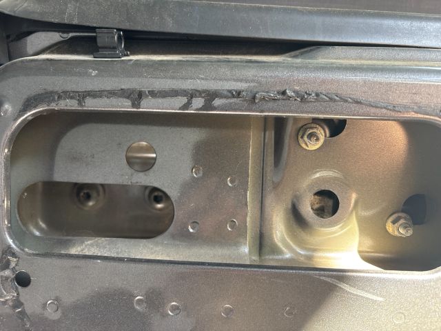 bontott LAND ROVER FREELANDER Csomagtérajtó (Részeivel)