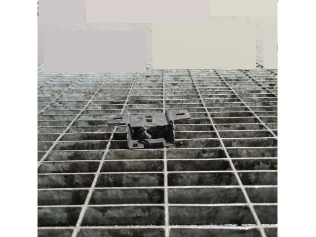 bontott LAND ROVER FREELANDER Csomagtérajtó Zárszerkezet