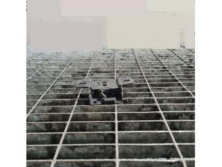 bontott LAND ROVER FREELANDER Csomagtérajtó Zárszerkezet