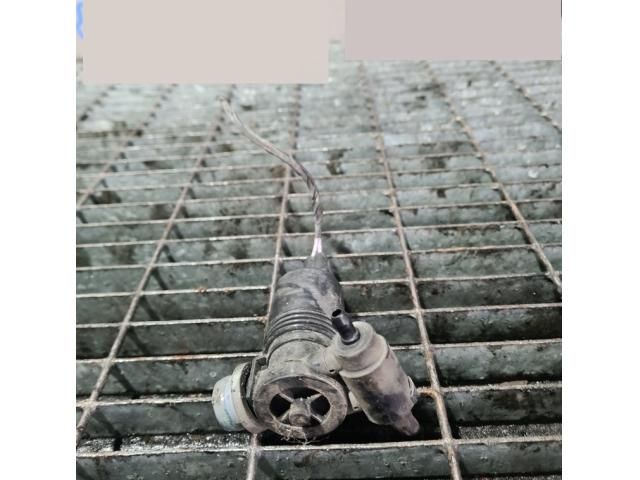 bontott LAND ROVER FREELANDER Első Ablakmosó Szivattyú