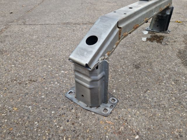 bontott LAND ROVER FREELANDER Első Lökhárító Merevítő (Fém)