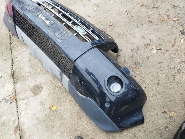 bontott LAND ROVER FREELANDER Első Lökhárító (Részeivel)