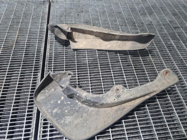 bontott LAND ROVER FREELANDER Első Sárvédő Gumi Pár