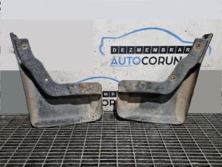 bontott LAND ROVER FREELANDER Első Sárvédő Gumi Pár