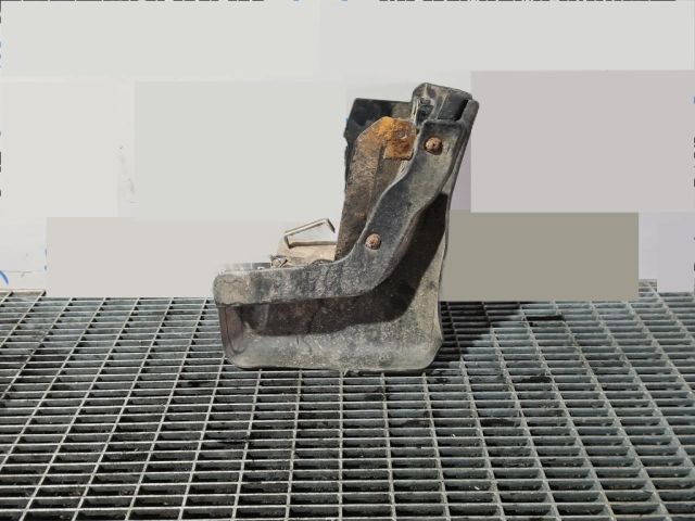 bontott LAND ROVER FREELANDER Első Sárvédő Gumi Pár