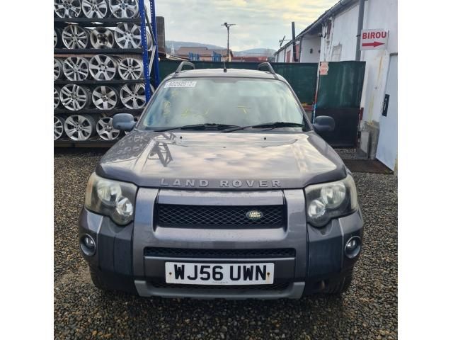 bontott LAND ROVER FREELANDER Első Sárvédő Gumi Pár