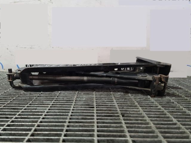 bontott LAND ROVER FREELANDER Emelő