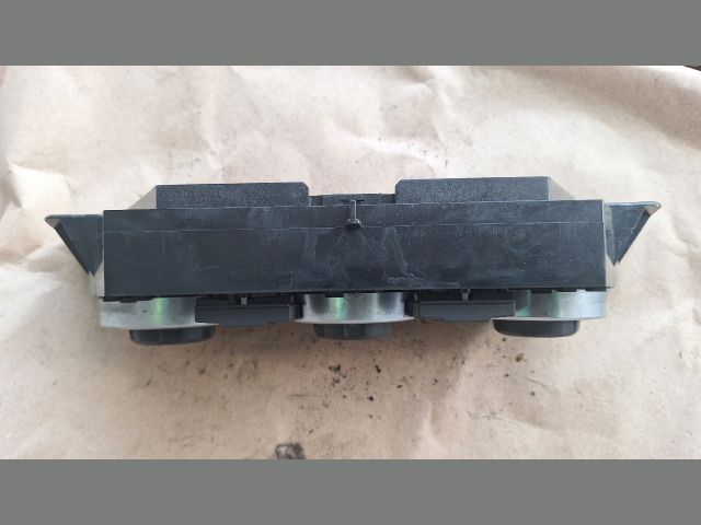 bontott LAND ROVER FREELANDER Fűtéskapcsoló (manuális klímás)