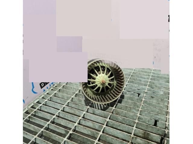 bontott LAND ROVER FREELANDER Fűtőmotor (Klímás)