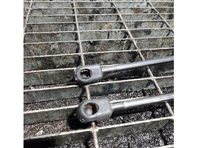 bontott LAND ROVER FREELANDER Gázrugós Kitámasztó Teleszkóp Csomagtérajtó (Pozíciófüggetlen)