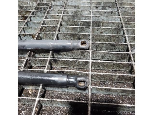 bontott LAND ROVER FREELANDER Gázrugós Kitámasztó Teleszkóp Csomagtérajtó (Pozíciófüggetlen)