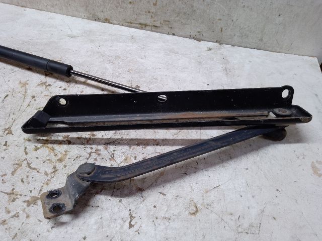 bontott LAND ROVER FREELANDER Gázrugós Kitámasztó Teleszkóp Csomagtérajtó (Pozíciófüggetlen)