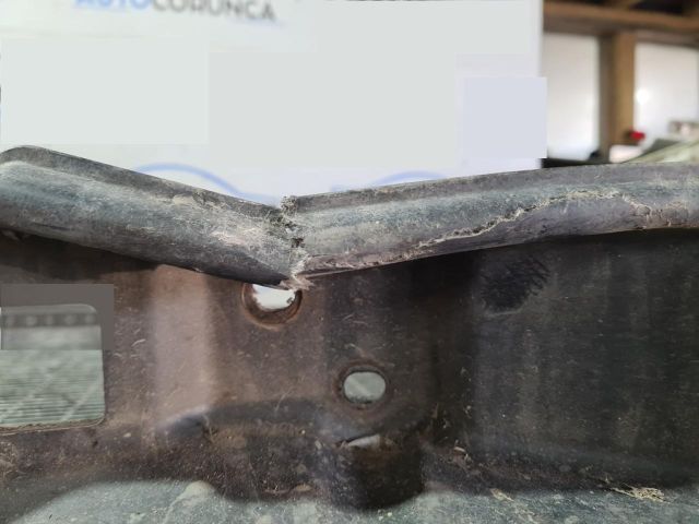 bontott LAND ROVER FREELANDER Hátsó Lökhárító Merevítő (Fém)