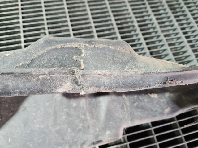 bontott LAND ROVER FREELANDER Hátsó Lökhárító Merevítő (Fém)