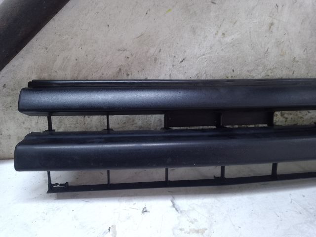 bontott LAND ROVER FREELANDER Hűtőrács