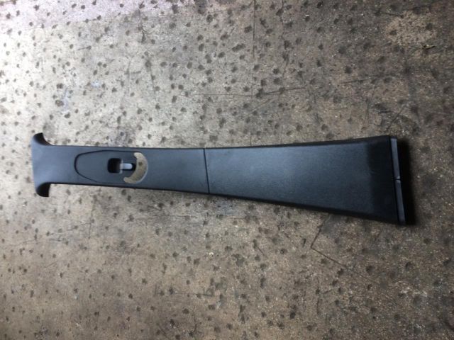 bontott LAND ROVER FREELANDER Jobb B Oszlop Burkolat