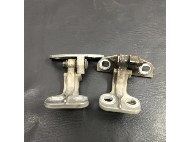 bontott LAND ROVER FREELANDER Jobb első Zsanér