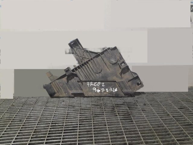 bontott LAND ROVER FREELANDER Jobb Fényszóró Tartó