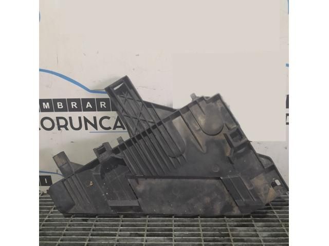 bontott LAND ROVER FREELANDER Jobb Fényszóró Tartó