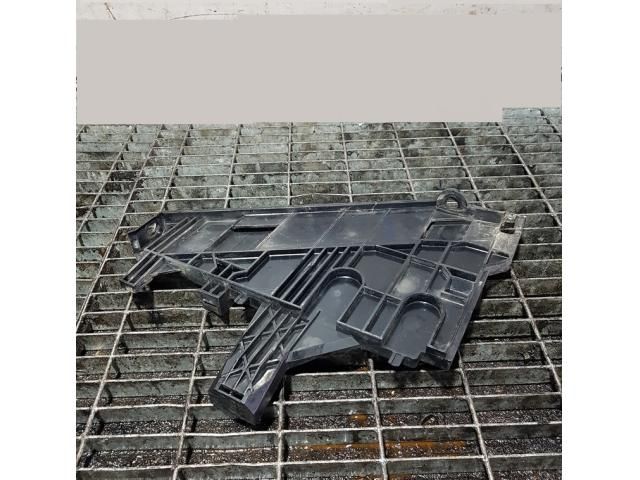 bontott LAND ROVER FREELANDER Jobb Fényszóró Tartó