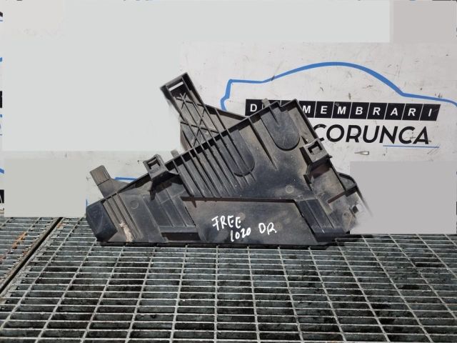 bontott LAND ROVER FREELANDER Jobb Fényszóró Tartó