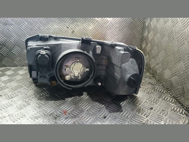 bontott LAND ROVER FREELANDER Jobb Fényszóró